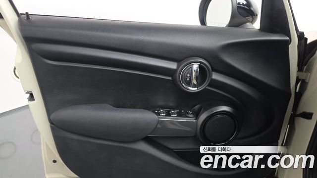 Mini Cooper 2019 — photo 14