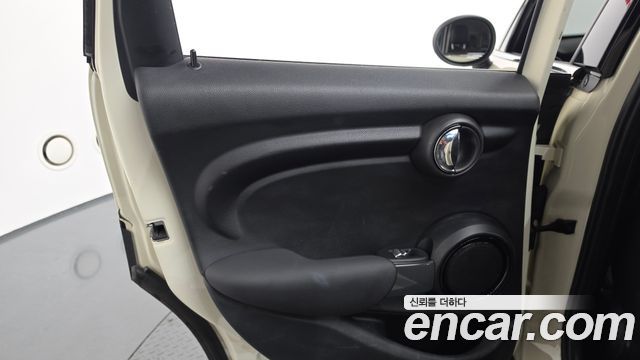 Mini Cooper 2019 — photo 15