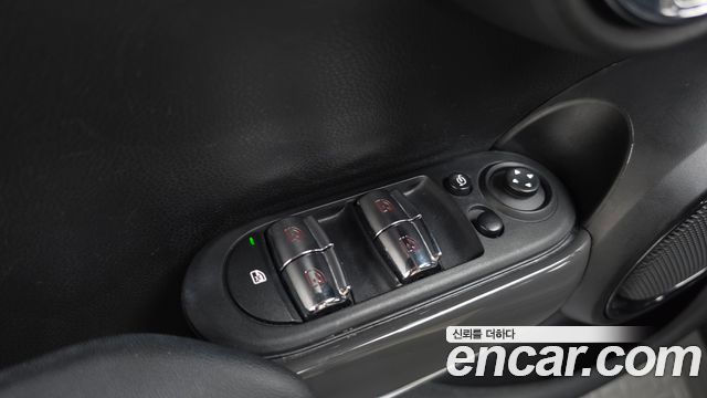 Mini Cooper 2019 — photo 29