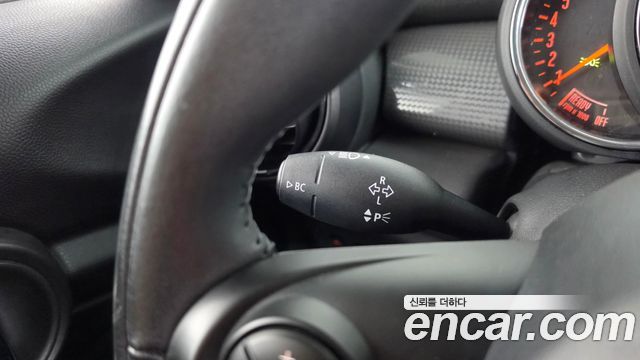 Mini Cooper 2019 — photo 30