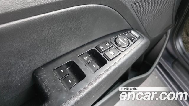 Hyundai AVANTE 2017 — photo 19