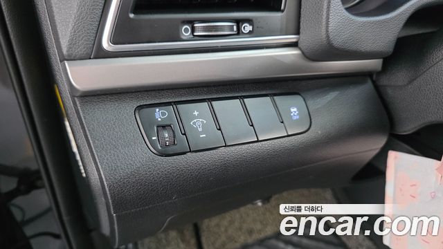Hyundai AVANTE 2017 — photo 20