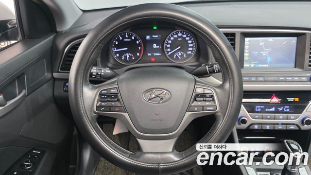 Hyundai AVANTE 2017 — photo 21