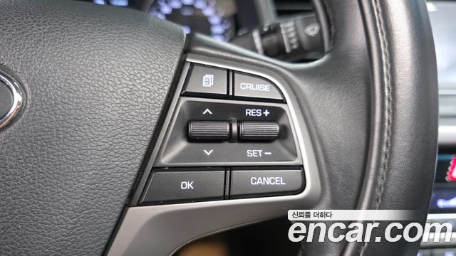 Hyundai AVANTE 2017 — photo 16