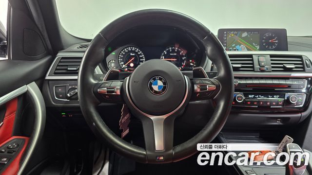 BMW 3-Series 2018 — photo 19