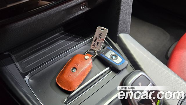 BMW 3-Series 2018 — photo 21