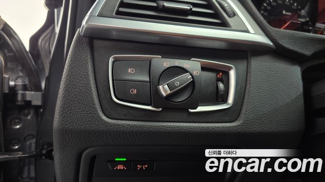 BMW 3-Series 2018 — photo 26