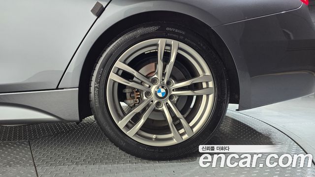 BMW 3-Series 2018 — photo 7