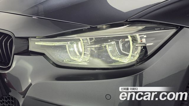 BMW 3-Series 2018 — photo 8