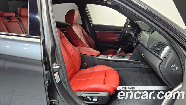 BMW 3-Series 2018 — photo 16