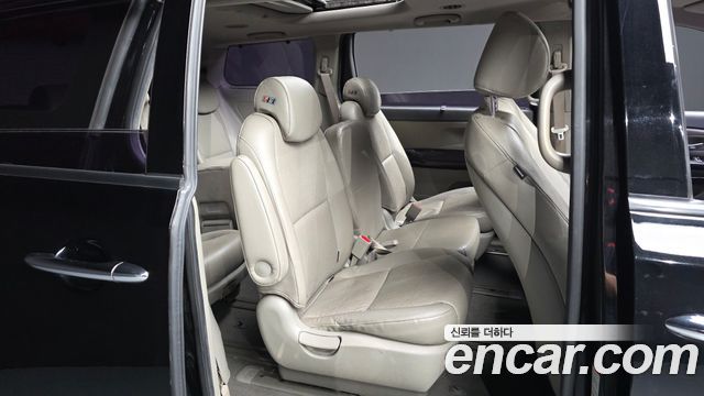 Kia Canival 2015 — photo 12