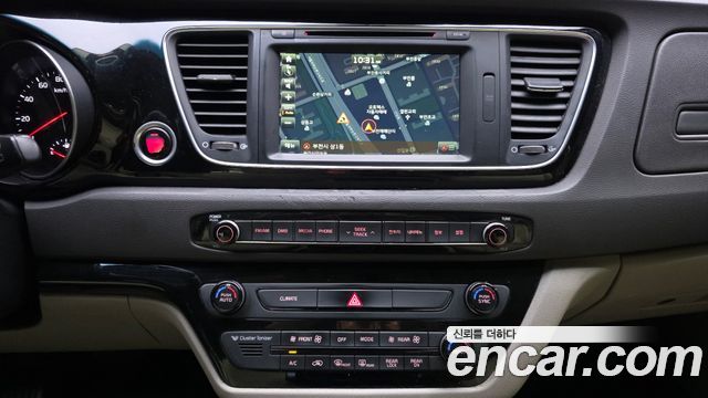 Kia Canival 2015 — photo 14