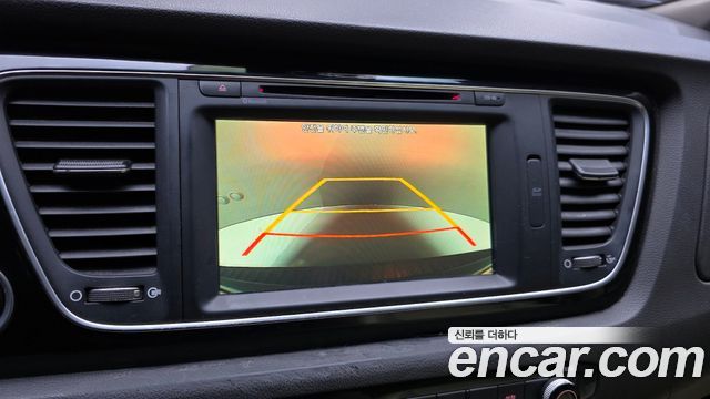 Kia Canival 2015 — photo 15