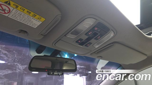 Kia Canival 2015 — photo 18
