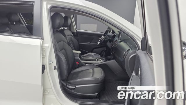 Kia Sportage 2011 — photo 11