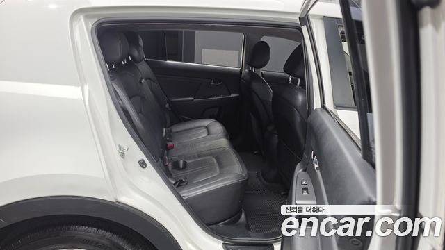 Kia Sportage 2011 — photo 12