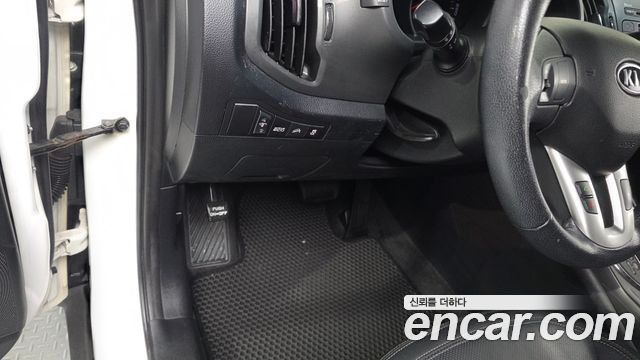 Kia Sportage 2011 — photo 17