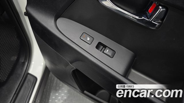 Kia Sportage 2011 — photo 18