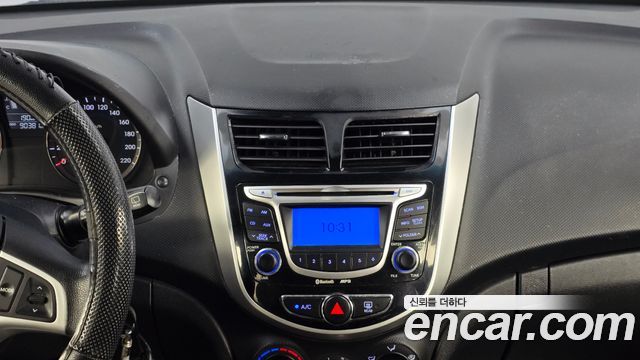 Hyundai Accent 2012 — photo 14