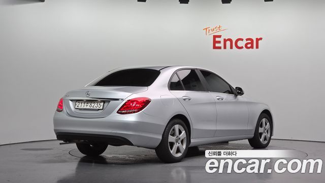 Mercedes-Benz C-Class 2017 — photo 2