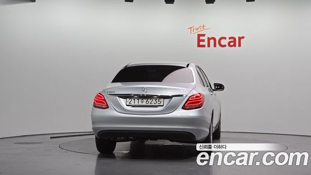 Mercedes-Benz C-Class 2017 — photo 4