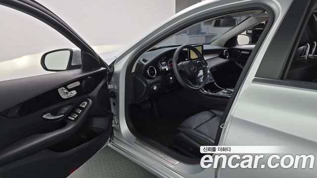 Mercedes-Benz C-Class 2017 — photo 10