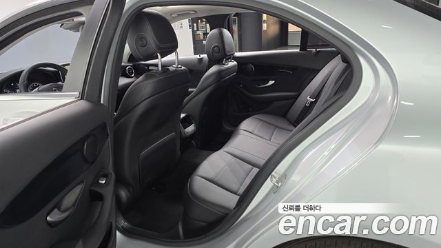 Mercedes-Benz C-Class 2017 — photo 11
