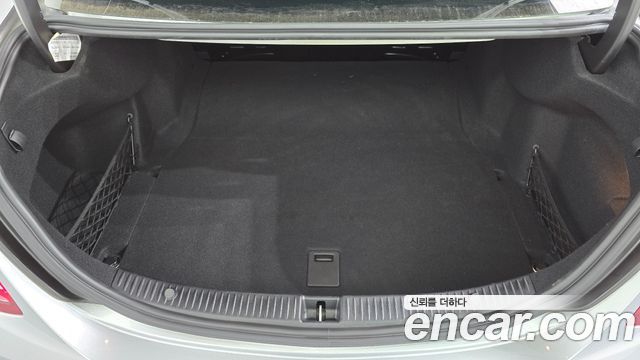 Mercedes-Benz C-Class 2017 — photo 15