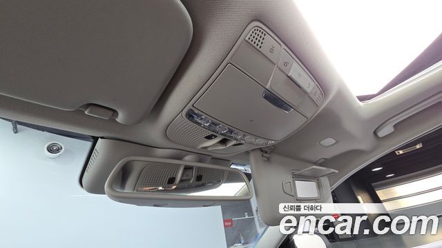 Mercedes-Benz C-Class 2017 — photo 17