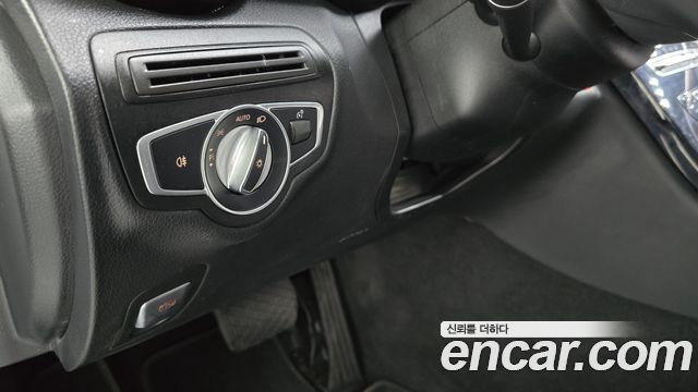 Mercedes-Benz C-Class 2017 — photo 19