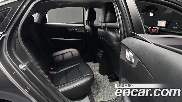 Kia K3 2022 — photo 17
