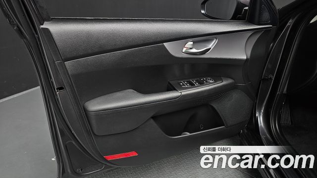 Kia K3 2022 — photo 14