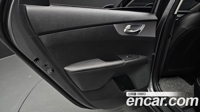 Kia K3 2022 — photo 15
