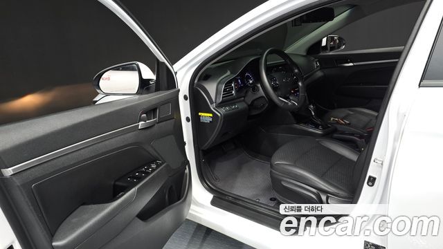 Hyundai AVANTE 2019 — photo 10