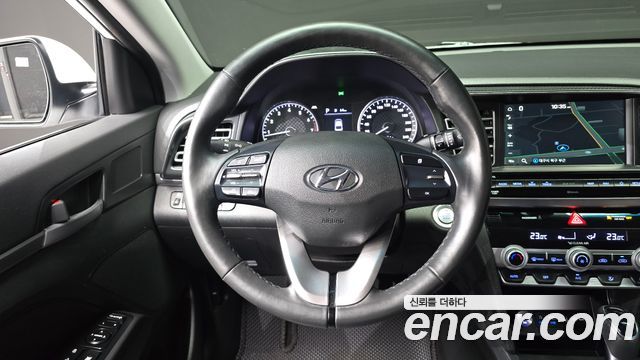 Hyundai AVANTE 2019 — photo 12