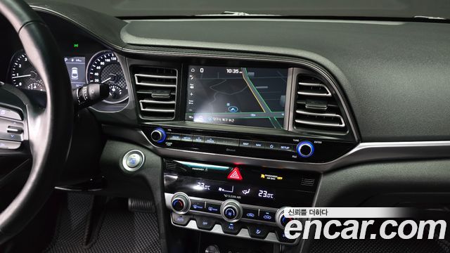 Hyundai AVANTE 2019 — photo 13
