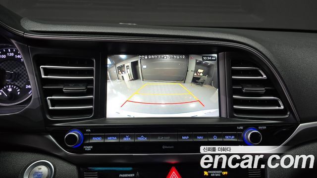 Hyundai AVANTE 2019 — photo 14