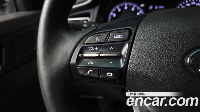 Hyundai AVANTE 2019 — photo 16