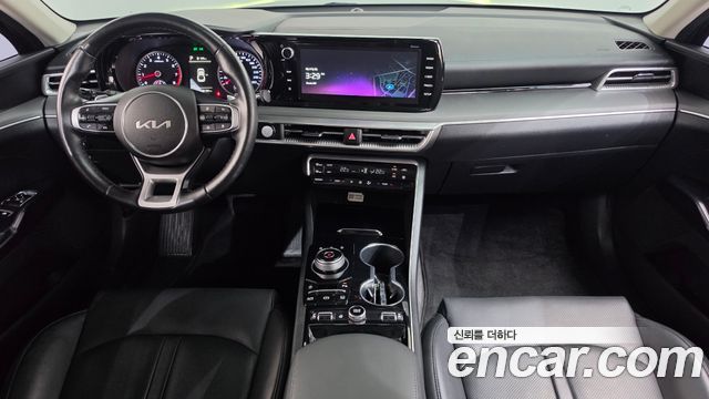 Kia K5 2023 — photo 10