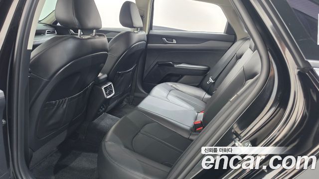 Kia K5 2023 — photo 17