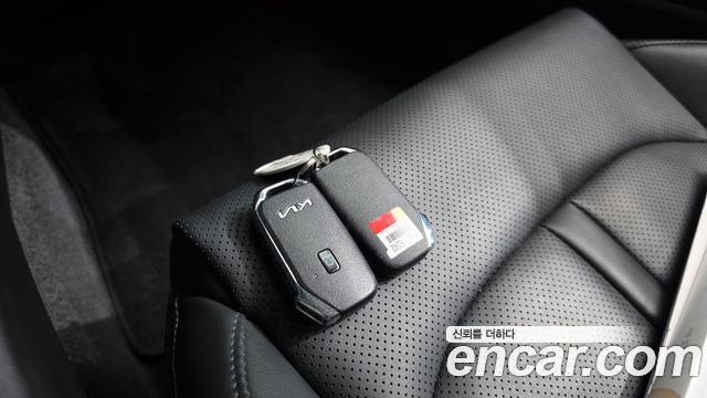 Kia K5 2023 — photo 22