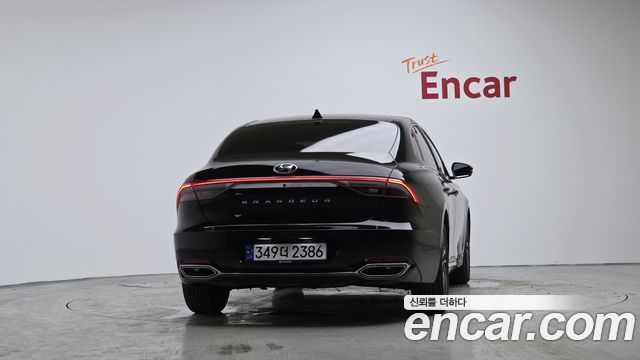 Hyundai Grandeur 2023 — photo 4