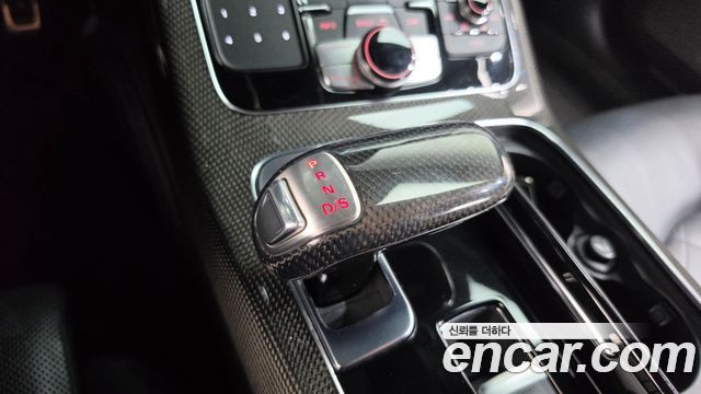 Audi S8 2015 — photo 9