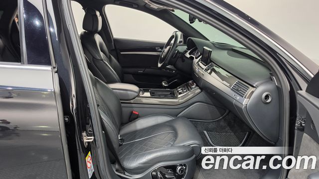 Audi S8 2015 — photo 11