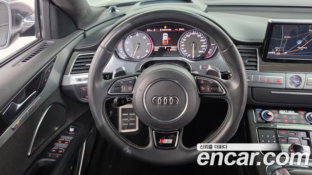 Audi S8 2015 — photo 13