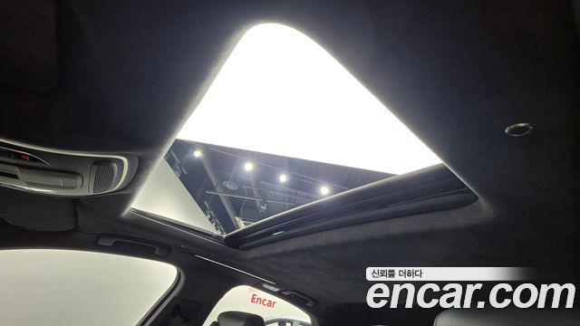 Audi S8 2015 — photo 18