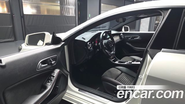 Mercedes-Benz CLA-Class 2018 — photo 13