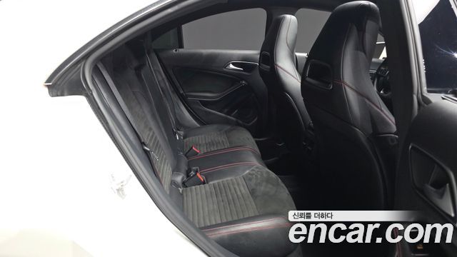 Mercedes-Benz CLA-Class 2018 — photo 17