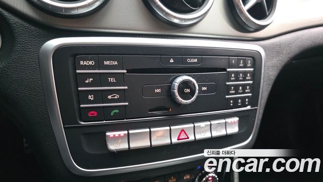 Mercedes-Benz CLA-Class 2018 — photo 23