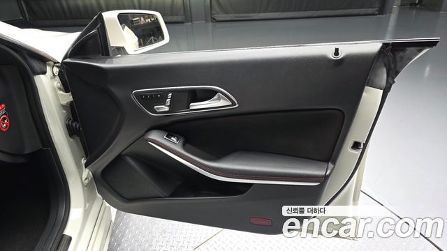 Mercedes-Benz CLA-Class 2018 — photo 14